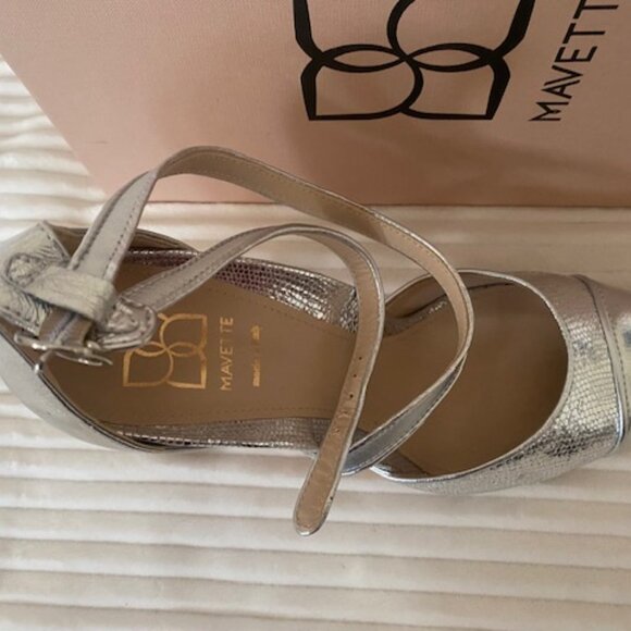 Gorgeous silver Mavette d'Orsay pumps -- never worn! - Picture 2 of 8